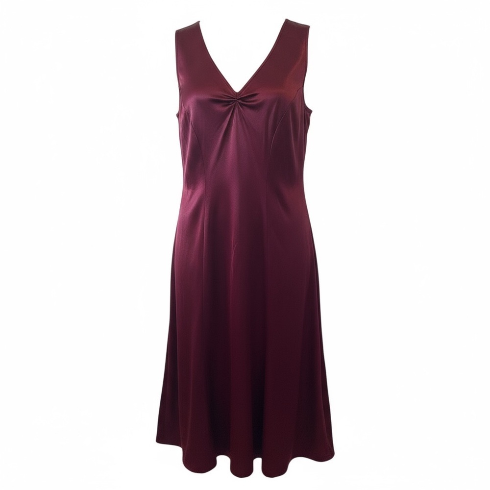 Elegant Burgundy Sleeveless Evening Dress